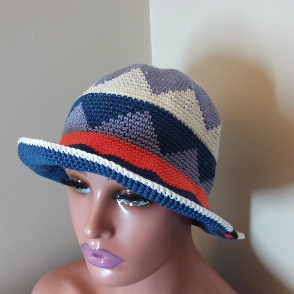 Romantic Crocheted Bucket Hat - Picture 2 of 13